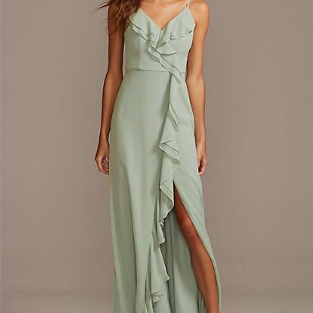 David’s bridal dusty sage size 2 never worn